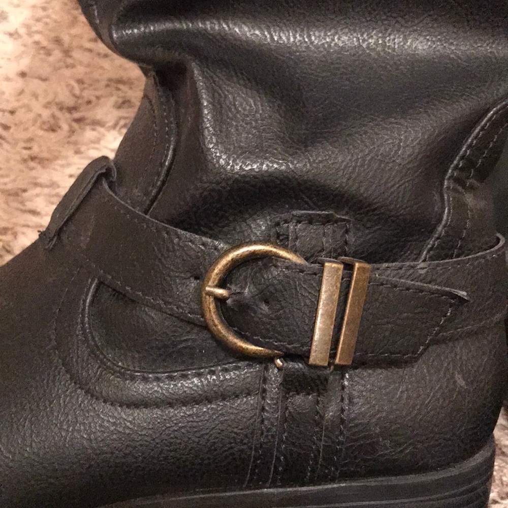 Boots - Picture 3 of 5